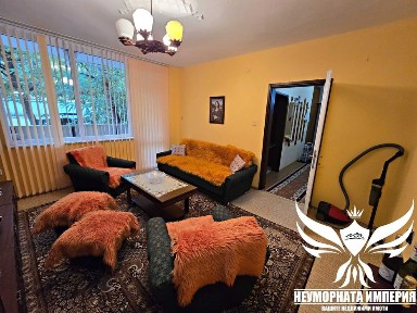 Продавам четиристаен апартамент 94кв. 1ет. гр. Асеновград, кв. Изток