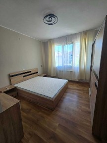 Етаж от къща с паркомясто широк център