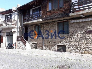 Половината от двуетажна къща в Стария град на Несебър, 188 кв. м + двор 57кв. м.