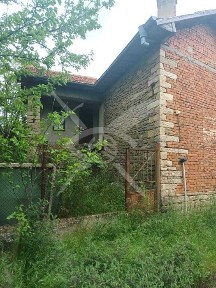 Двуетажна къща в с. Есен!