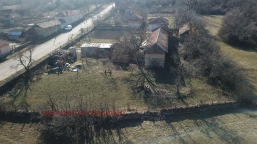 Продажба Къща гр. Севлиево - с. Агатово 200m² и двор 2420m²