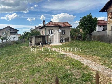 Продава КЪЩА - с. Студена, обл. Перник