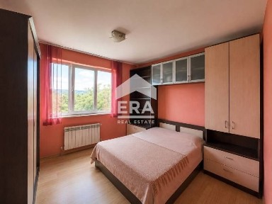 Етаж от къща за продажба равен парцел с площ 400 кв. м в кв. Виница, гр