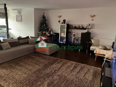 3-етажна къща с ресторант в центъра на Кошарица, 1200кв. м,845 000 евро