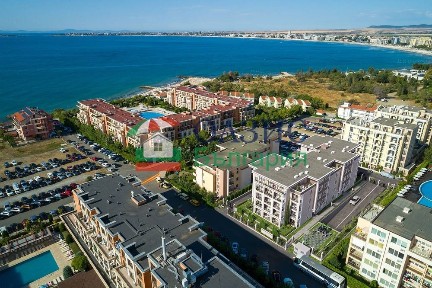 Напълно обзаведен апартамент с 2 спални и панорамна гледка към морето