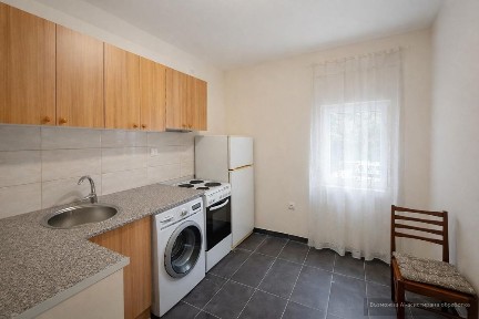 Етаж от къща, под наем, кв. Орландовци