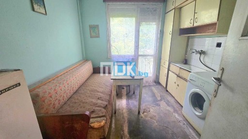 Голям 3-стаен с топ локация в квартала