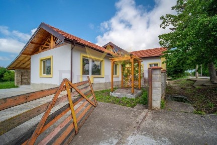 Къща в Добрич, област-с. Хаджи Димитър площ 140 цена 129000