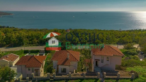 Три триетажни вили с панорамна гледка към морето в Балчик, България, 757 кв., цена 535 000 евро