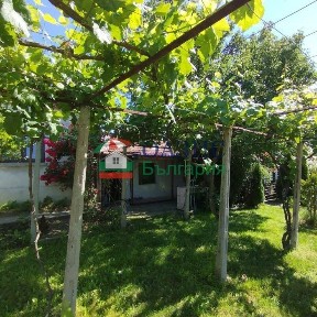 Къща с басейн с. Подвис, област Бургас, площ 167кв. м.