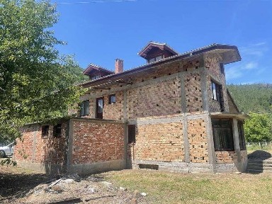 Продава се къща - с. Карамичевци