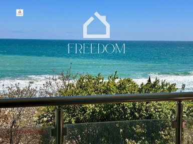 Стилен двуетажен апартамент с морска панорама в комплекс Sea View