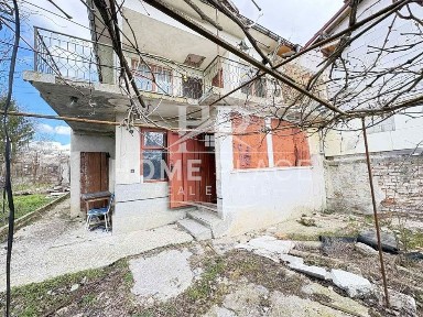Къща в село Изворско