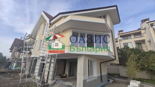 Студио на 2-ри етаж, Свети Никола Бутик, Кошарица, България - 72,82 кв