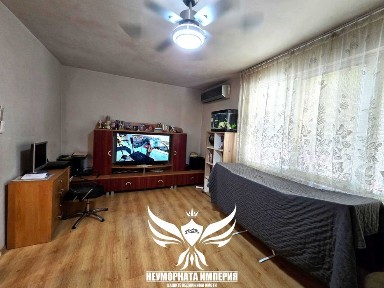 Продавам тристаен апартамент 108кв. м. на първи етаж в Асеновград, кв. Зъбче