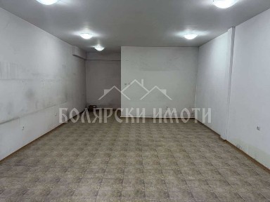 Южен магазин в кв. Акация