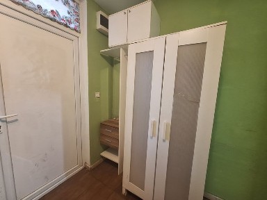 Обзаведено ателие Център до метро Лъвов мост, самостоятелен електромер