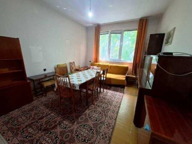 Етаж от къща, гараж, двор, кв. Боровец