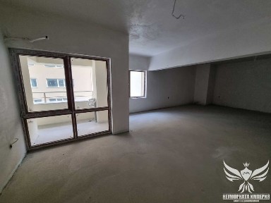 Топ център - модерен, двустаен 102кв. м. 5ет. в гр. Асеновград