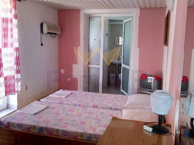 Къща в Варна, област-к. к.Златни пясъци площ 700 цена 600000