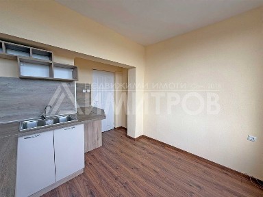 Продава двустаен (2+1) апартамент 56 кв. м. в центъра на в гр. Нови пазар.