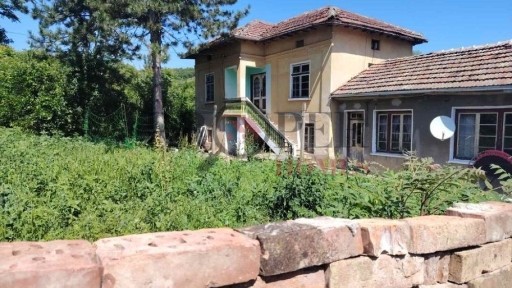 Продажба Къща гр. Павликени - с. Димча 90m² и двор 1770m²