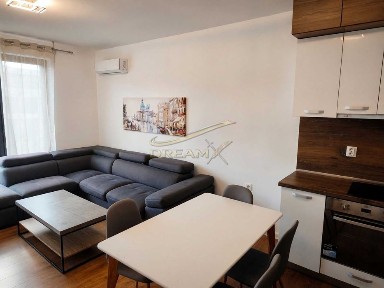 Тристаен апартамент под наем в Тракия! 71906337