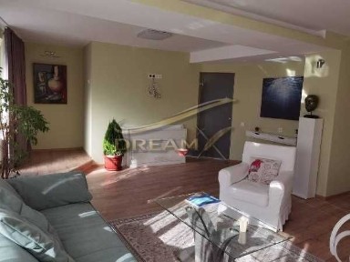Дава се офис под наем в Центъра! 71411287