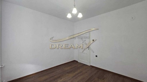 Етаж от къща под наем в Кючук Париж! 71741727