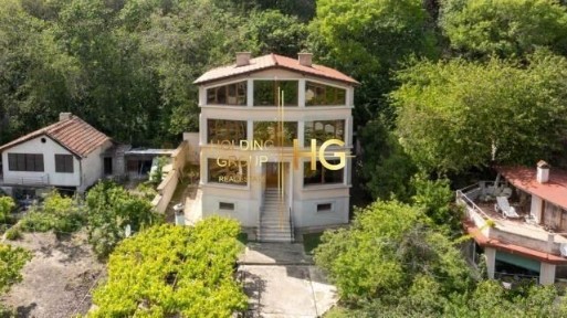 Къща в Варна-к. к.Златни пясъци площ 390 цена 349000