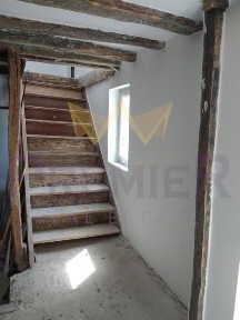 Къща в Бургас, област-с. Извор
