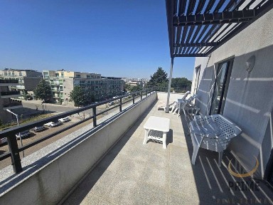Двустаен апартамент с голяма тераса за продажба в кв. Сарафово. Без такса поддръжка