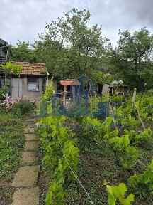 Вила в Шумен-м-т Под Манастира площ 60 цена 70000