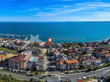 Продава - двустаен апартамент на първа линия в Свети Влас, комплекс „Бадемите