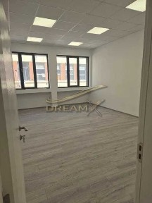 Дава се офис под наем в район Южен! 71815417