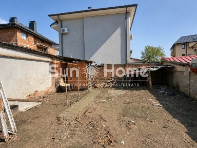 Къща с двор в гр. Свиленград