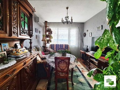 104974 Обзаведен просторен апартамент в кв. Акация, Велико Търново