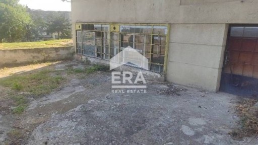 Само в ЕРА Визия! Магазин, разположен на партерно ниво в кв. Повелянов