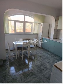 Тристаен апартамент в квартал Красно село