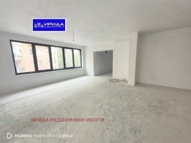 Четиристаен апартамент в Борово