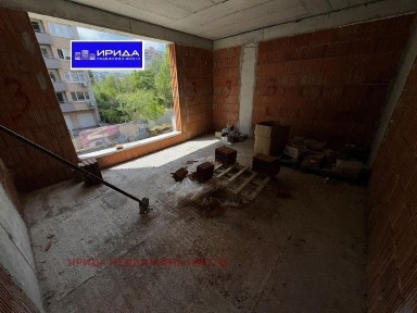 Тристаен апартамент в Люлин 10