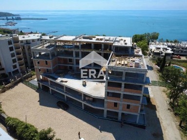 Двустаен апартамент в луксозен затворен комплекс за продажба с фронтал