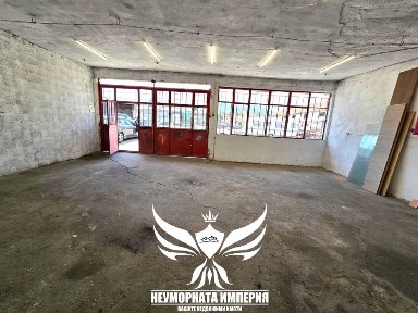 Под наем помещение, склад, клетка с площ от 70кв. м. и 350кв. м. пред него земя/паркинг в Асеновград