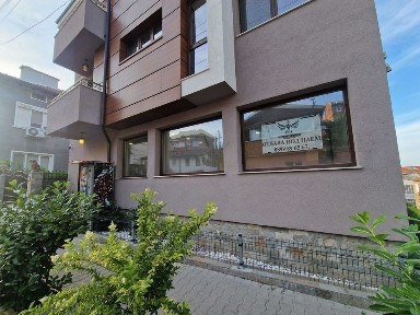 Под наем 40кв. помещение, офис, студио, кабинет в Асеновград, кв. Изток