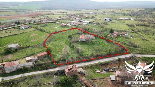 Двуетажна вила/къща 180РЗП с 5200кв. м. двор УПИ село Константиново