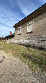 Просторна къща с двор и паркомясто в с. Върбово, Хасково - обща площ 1