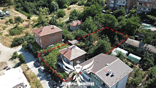 Продавам двуетажна къща 144РЗП и голям двор 970кв. м. в гр. Асеновград кв. Долни Воден