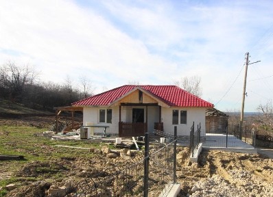 Къща с парцел в с. Камещица, общ. Габрово
