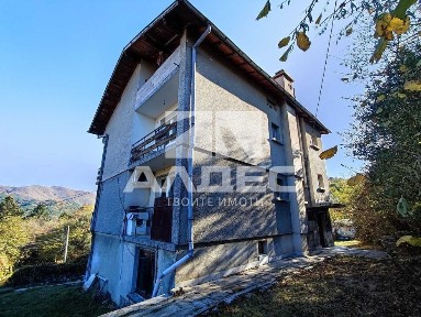Продава къща, с. Кокаляне, двуфамилна, масивна, с голям двор и панорама