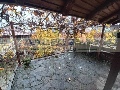 Обзаведена, автентична къща в центъра на гр. Банско!